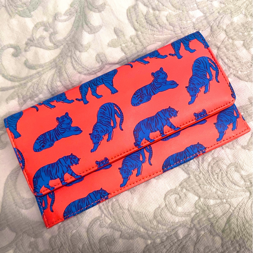 NWT Tiger Travel Organizer